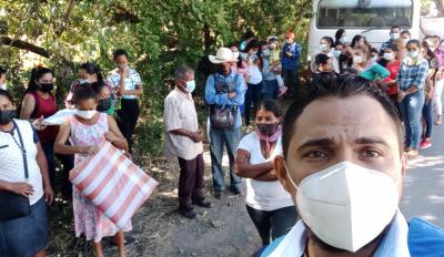 Image of Melon Workers Protesting Outside of Fyffes Offices in Choluteca, Honduras